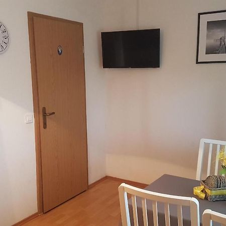 Apartmani Ab Pirovac Kültér fotó