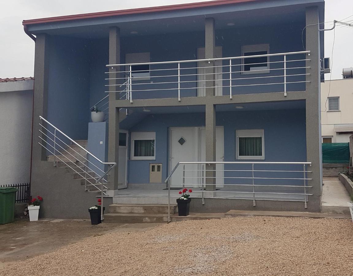 Apartmani Ab Pirovac Kültér fotó