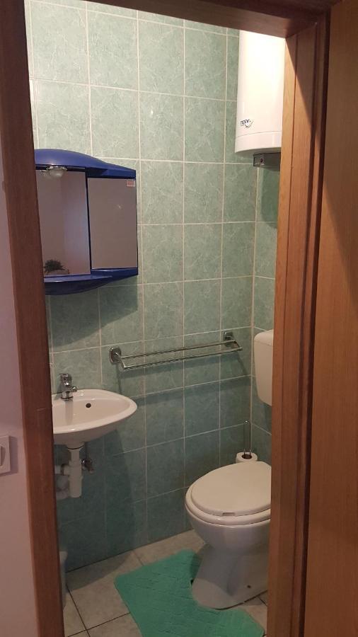 Apartmani Ab Pirovac Kültér fotó